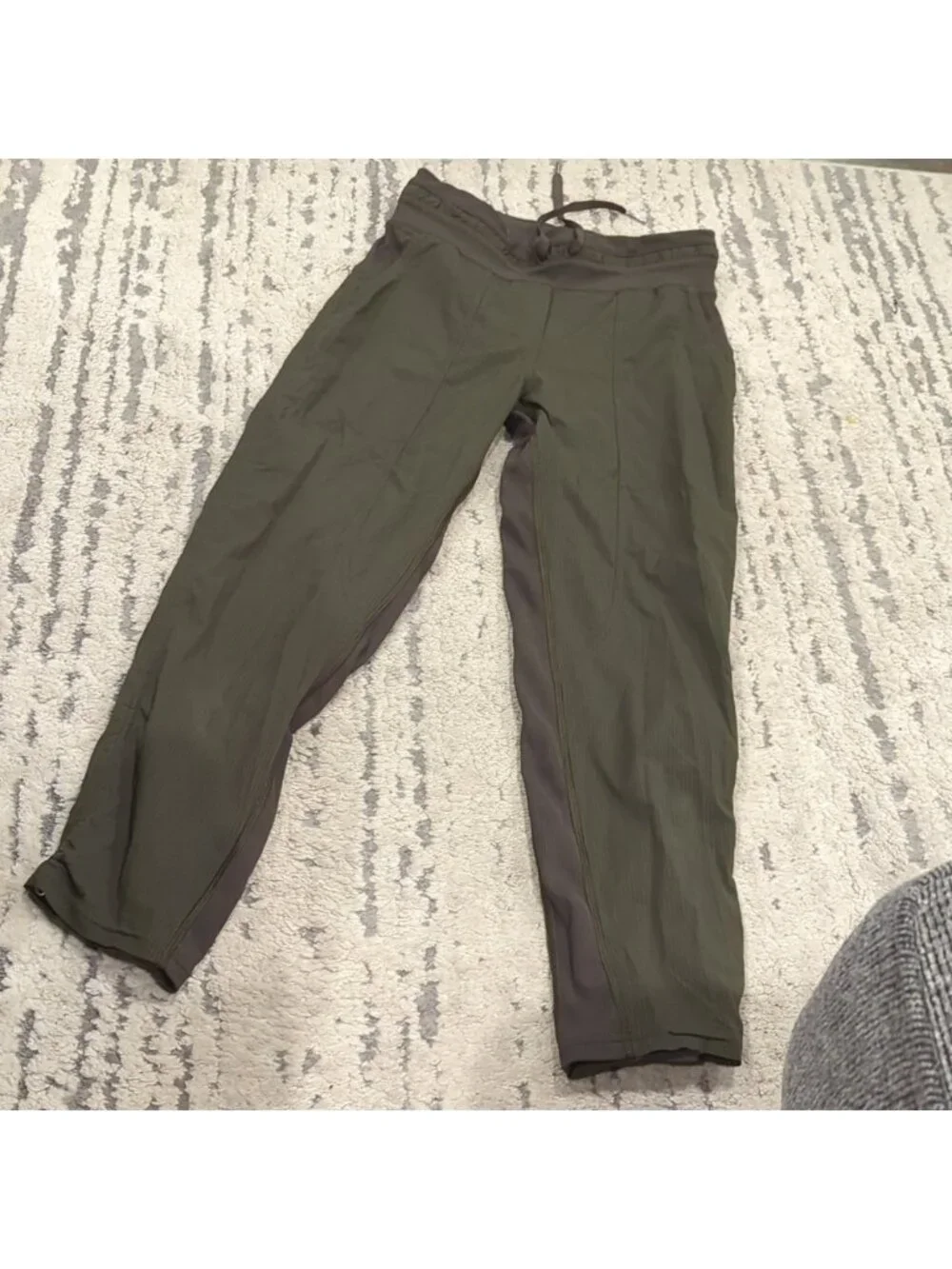 Lululemon Dance Studio Crop II *Unlined 20
